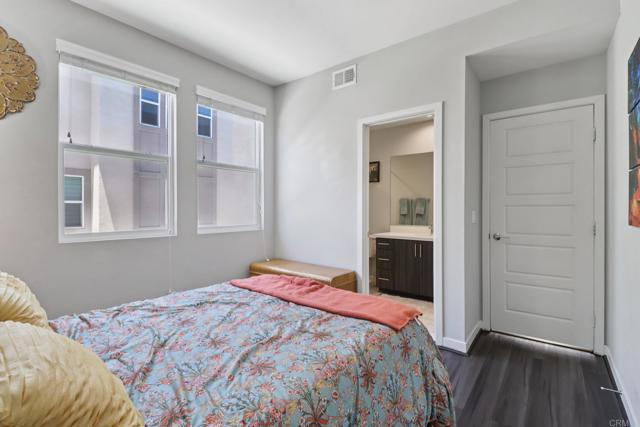 Detail Gallery Image 33 of 55 For 2035 Element Way, Chula Vista,  CA 91915 - 3 Beds | 3/1 Baths