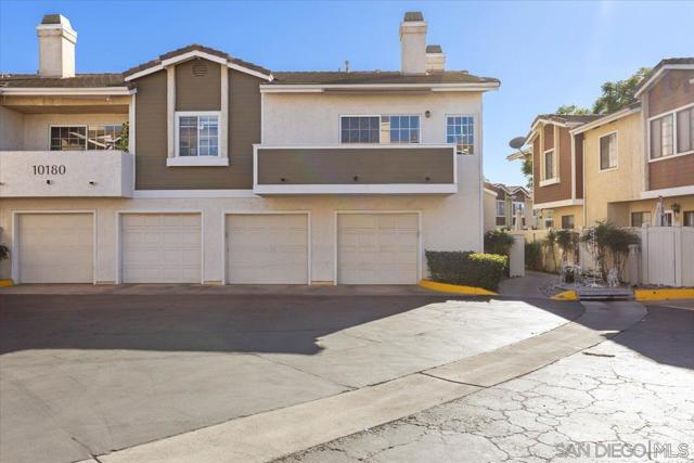 10180 Palm Glen Dr, Santee CA: https://media.crmls.org/mediaz/acfd2a42-3076-41c3-a351-7233ee2758b0.jpg