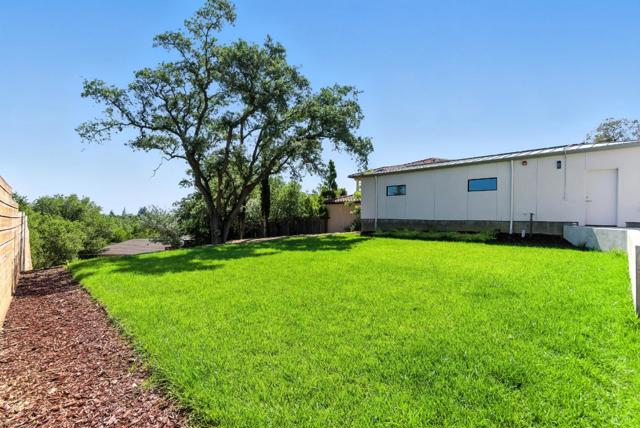 1127 Hillslope Place, Los Altos CA: https://media.crmls.org/mediaz/acfd30aa-326b-4f7f-9845-22485451b666.jpg