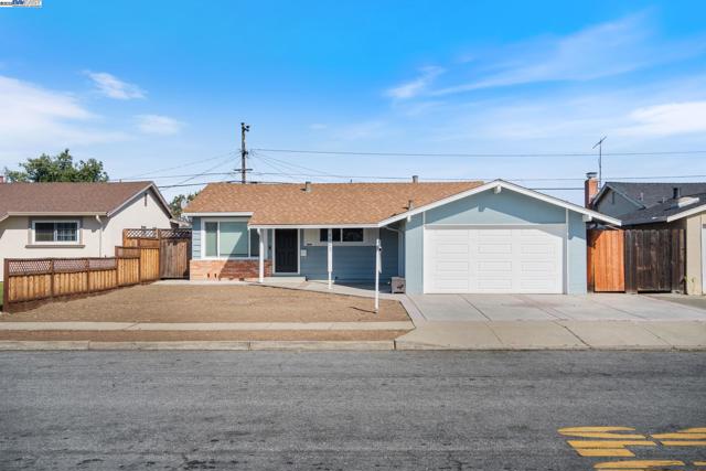 4643 sloan, Fremont CA: https://media.crmls.org/mediaz/acfd4884-d709-49f7-9d49-5fb658e21baf.jpg