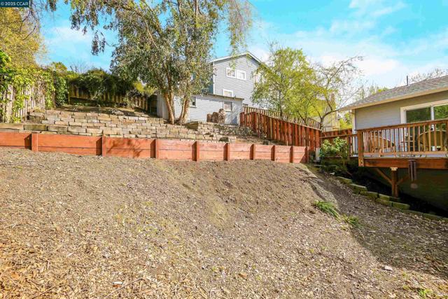 307 Ash, El Sobrante CA: https://media.crmls.org/mediaz/acfda885-ddd6-47cf-8a49-52fe26ea9daf.jpg