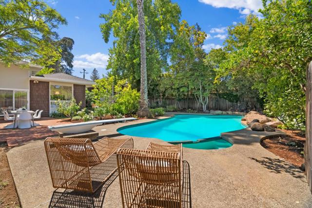 201 Yerba Buena Avenue, Los Altos CA: https://media.crmls.org/mediaz/acfdbce5-e9f8-4aa8-bbc3-02734412c115.jpg