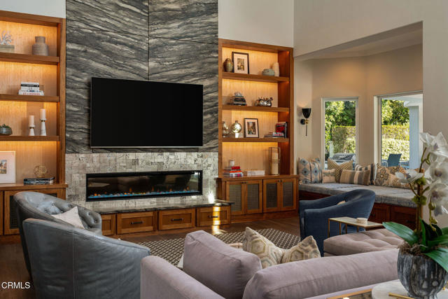 1069 Corte Barroso, Camarillo CA: https://media.crmls.org/mediaz/acfe08cd-8d5c-4002-af88-a5fca8f4c74b.jpg