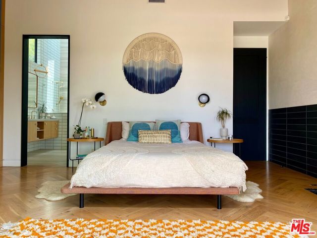 4587 Don Felipe Drive, Los Angeles CA: https://media.crmls.org/mediaz/acfe28c6-cab4-447a-8469-5dc126d6ff76.jpg