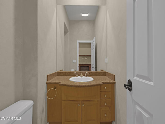 1048 Via Adorna, Newbury Park CA: https://media.crmls.org/mediaz/acfe5a35-d524-4e61-b861-31bbccf7c172.jpg