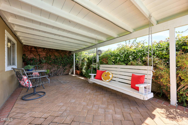 Detail Gallery Image 32 of 49 For 632 Brown Dr, Burbank,  CA 91504 - 5 Beds | 2/1 Baths