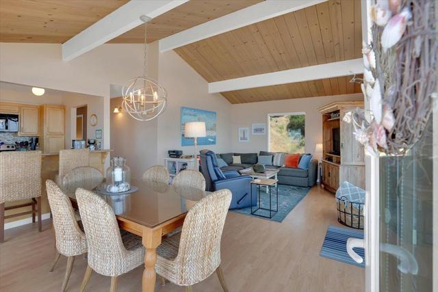 665 Sand Dollar Lane, Watsonville CA: https://media.crmls.org/mediaz/acfef989-4b23-4d1b-9990-c8a4b77902c1.jpg