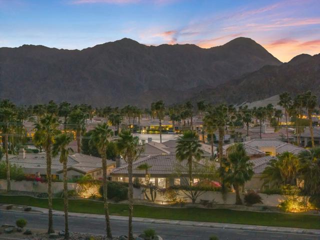 47410 Via Florence, La Quinta CA: https://media.crmls.org/mediaz/acffae74-4fc4-4f5f-acb9-217575407cac.jpg