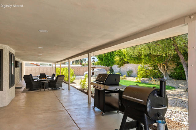 2073 Acacia Road W, Palm Springs, CA 92262