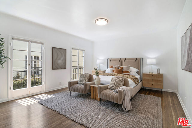 336 N Orange Drive, Los Angeles CA: https://media.crmls.org/mediaz/acffd317-2359-4a00-929b-2014b8a3c045.jpg