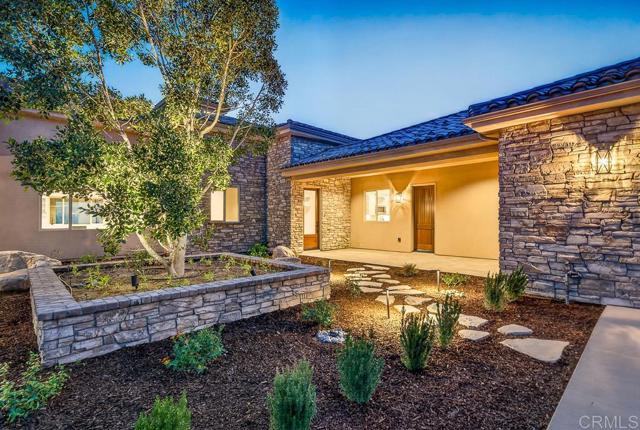 3066 Via Montevina, Fallbrook CA: https://media.crmls.org/mediaz/ad002f64-4ef3-4bd1-97fb-5e5c321646a2.jpg