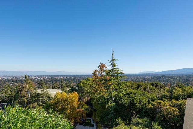 1033 Hewitt Drive, San Carlos CA: https://media.crmls.org/mediaz/ad007055-3257-40f3-b791-aede3628fb52.jpg