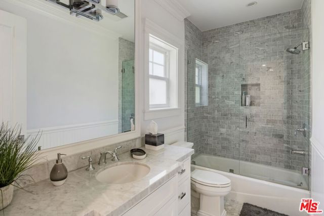 Image 16 of 35 For 5523 Longridge Avenue