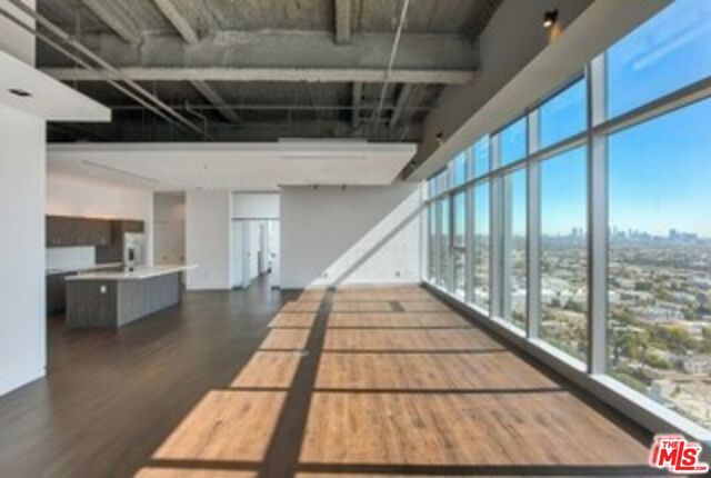 1480 VINE Street, Los Angeles CA: https://media.crmls.org/mediaz/ad01515d-ca7b-4d3b-8120-1c9146766904.jpg