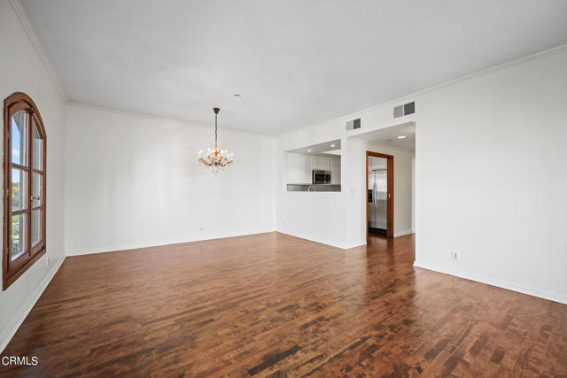 Detail Gallery Image 8 of 19 For 325 S Swall Dr #401,  Los Angeles,  CA 90048 - 2 Beds | 2 Baths