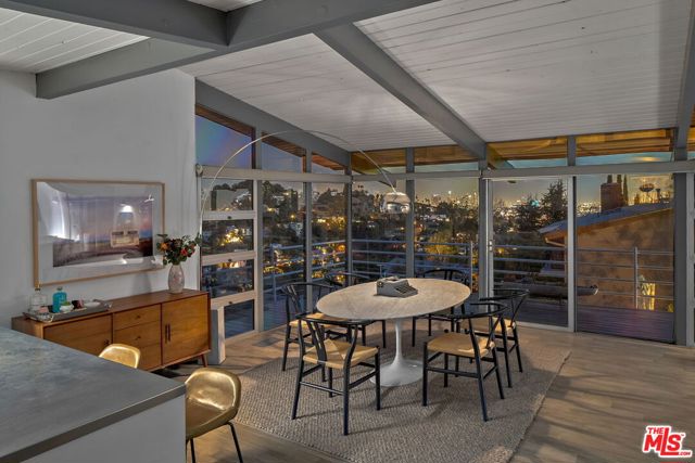 2690 Hollyridge Drive, Los Angeles CA: https://media.crmls.org/mediaz/ad020a7f-3894-4ee5-be9e-95d9239917ff.jpg