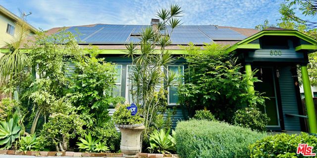 800 N Hobart Boulevard, Los Angeles CA: https://media.crmls.org/mediaz/ad02621e-8dd9-4583-a348-e39b7f933ec5.jpg