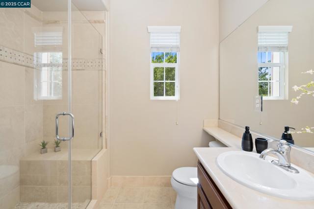206 Glory Lily Ct, San Ramon CA: https://media.crmls.org/mediaz/ad026c89-5a38-40fc-8858-6951a3e0ceeb.jpg