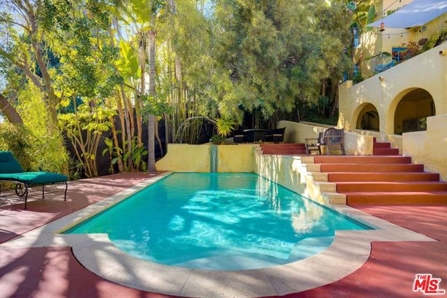 4778 Cromwell Avenue, Los Angeles CA: https://media.crmls.org/mediaz/ad0383ba-ab56-4109-8ebd-0538e96addc6.jpg