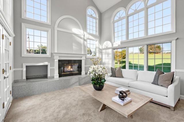 13206 Wright Way, Los Altos Hills CA: https://media.crmls.org/mediaz/ad03fbcf-9ce2-473f-be85-b815edf11d1e.jpg