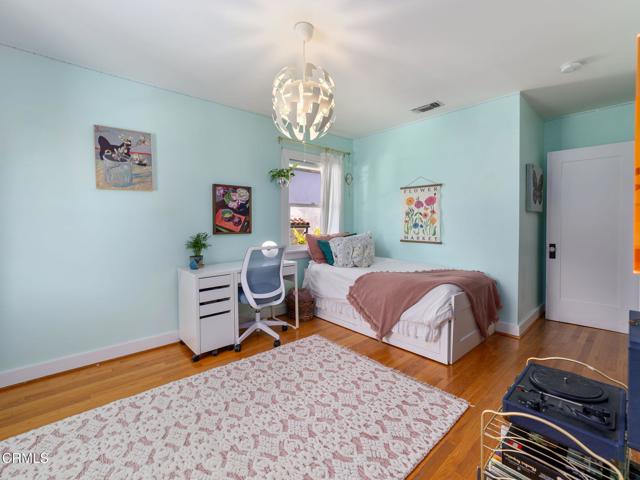 1327 Campbell Street, Glendale CA: https://media.crmls.org/mediaz/ad04dbfe-4173-40e9-8fed-08b65ff46168.jpg