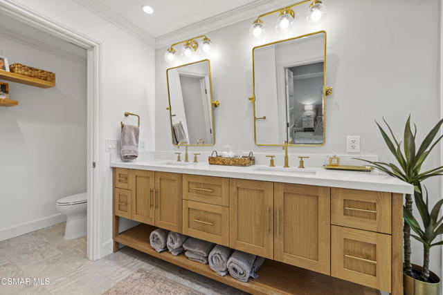 1581 Covington Avenue, Westlake Village CA: https://media.crmls.org/mediaz/ad05b415-dd9e-4037-a265-273a9d0c89c6.jpg