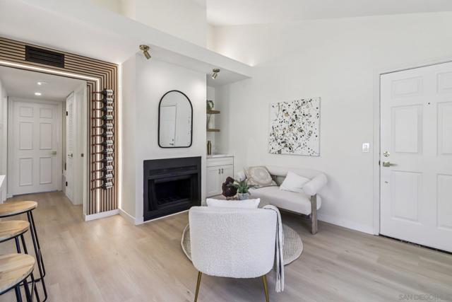 4043 Utah St, San Diego CA: https://media.crmls.org/mediaz/ad0610ed-f5e5-4a89-8da4-2a4a3e9d9e35.jpg