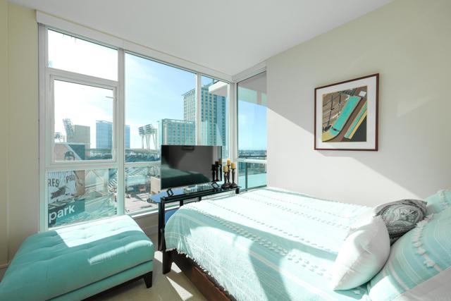 325 7Th Avenue, San Diego CA: https://media.crmls.org/mediaz/ad074268-0e3e-4f23-9ec2-599657250c6d.jpg
