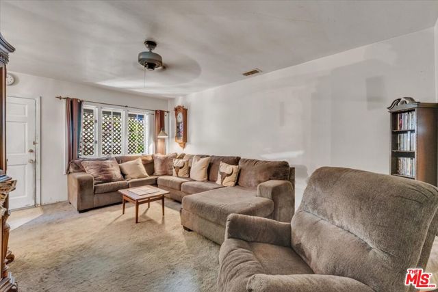 7506 Independenc Avenue, Canoga Park CA: https://media.crmls.org/mediaz/ad07a7b1-9393-4ad4-8db8-40375845d2eb.jpg