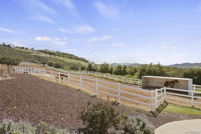 37522 La Encina Circle, Murrieta CA: https://media.crmls.org/mediaz/ad07d5a9-f194-44f7-9583-5adf81adbcd1.jpg