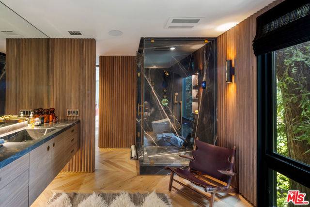 900 Napoli Drive, Pacific Palisades CA: https://media.crmls.org/mediaz/ad07f410-b969-4c2f-bc3b-ca614cf9539d.jpg