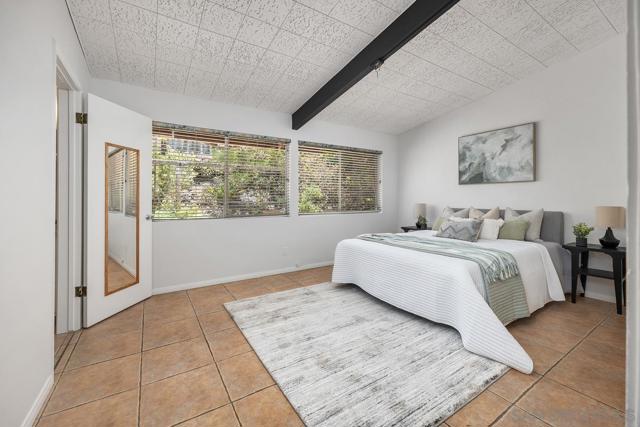 8402 Sugarman Dr, La Jolla CA: https://media.crmls.org/mediaz/ad0805b2-b67d-4f20-ad9c-26bce78fa006.jpg