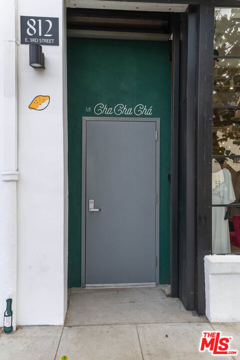 416 S Spring Street, Los Angeles CA: https://media.crmls.org/mediaz/ad0880f9-67a5-420d-98f8-5c901802ae42.jpg