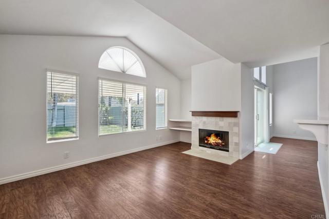 1723 Calle Platico, Oceanside CA: https://media.crmls.org/mediaz/ad09275e-066f-407d-846f-f7034dcfeb5b.jpg