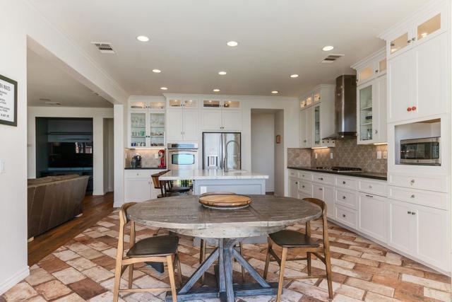 Image 16 of 74 For 1251 Holmgrove Drive