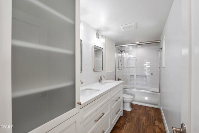 1027 Garrido Drive, Camarillo CA: https://media.crmls.org/mediaz/ad0ac9f0-a9d5-4723-a51a-8f935de98677.jpg