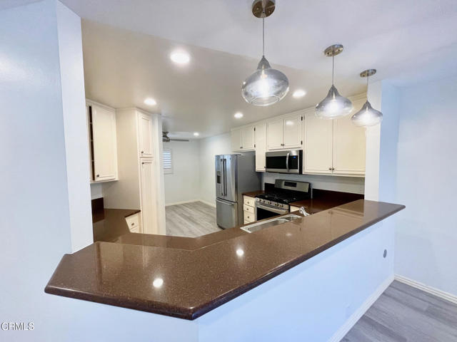 Detail Gallery Image 10 of 40 For 726 Island View Cir, Port Hueneme,  CA 93041 - 2 Beds | 2 Baths