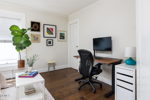 190 Arroyo Terrace, Pasadena CA: https://media.crmls.org/mediaz/ad0bb997-a2ce-42a3-838b-238edaebecab.jpg