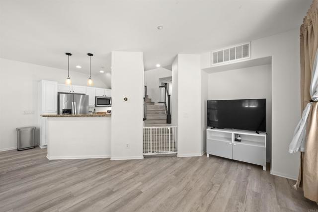 7715 El Cajon Boulevard, La Mesa CA: https://media.crmls.org/mediaz/ad0bfffc-f9ba-408d-baa3-caa4f7335f27.jpg