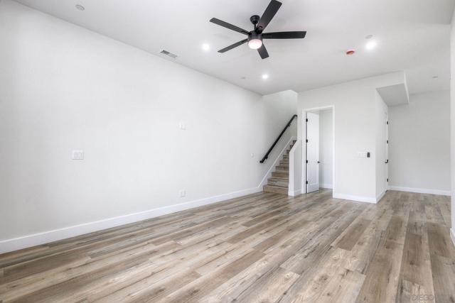 962 Florence St, Imperial Beach CA: https://media.crmls.org/mediaz/ad0c6f7c-1720-45bc-9c29-97838d3b827e.jpg
