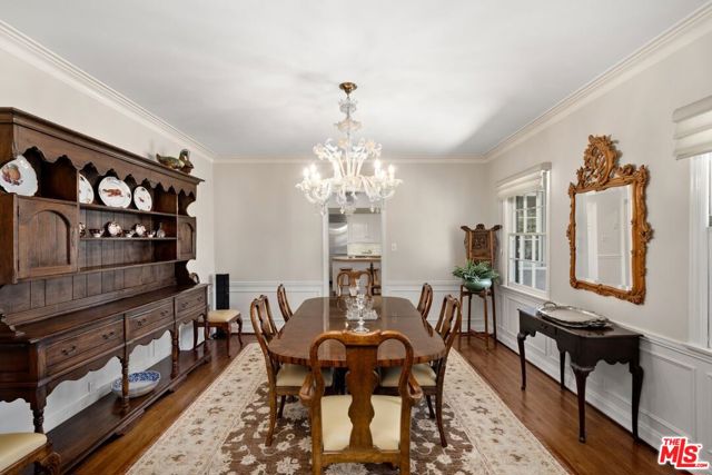 444 Loring Avenue, Los Angeles CA: https://media.crmls.org/mediaz/ad0cd744-8a48-4c01-8e71-29442da51a4a.jpg