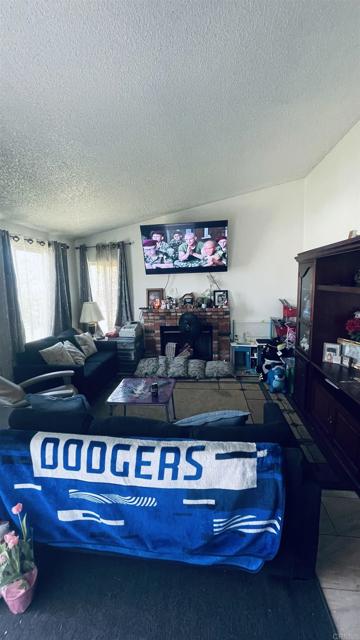 1636 Jonathon Street, Vista CA: https://media.crmls.org/mediaz/ad0ce0a1-d147-4fd1-b40e-559e1633e887.jpg