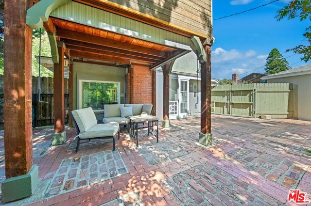 4947 Serrania Avenue photo 3
