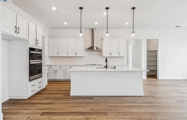 1552 Kasnak Drive, Manteca CA: https://media.crmls.org/mediaz/ad0d29b1-d8a0-4458-a100-d00fd3f78a1f.jpg