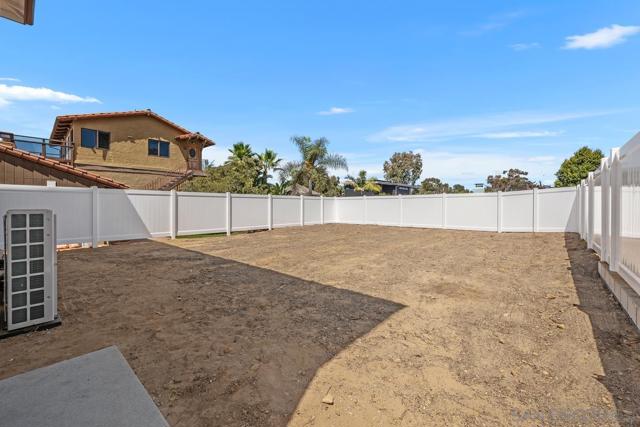 1009 Arcadia Road, Encinitas CA: https://media.crmls.org/mediaz/ad0d2fbe-847b-40f7-b402-e31e1f24046f.jpg