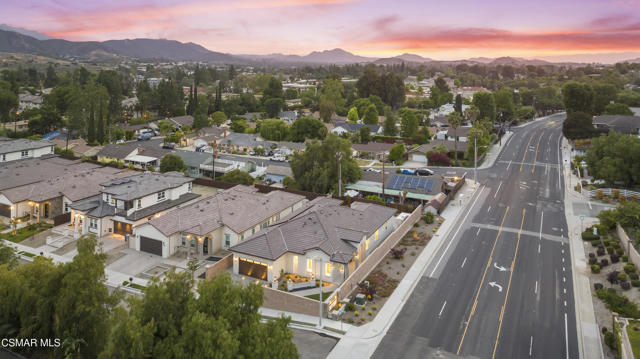 361 Toyon Court, Thousand Oaks CA: https://media.crmls.org/mediaz/ad0d3b6a-5097-46e6-becf-e953d6fad3c9.jpg
