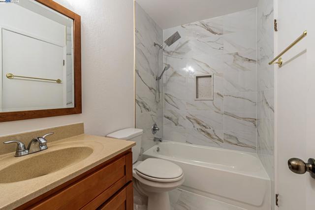 2538 E 16Th St, Oakland CA: https://media.crmls.org/mediaz/ad0d7397-5645-4c29-8e95-ed9732f7079f.jpg