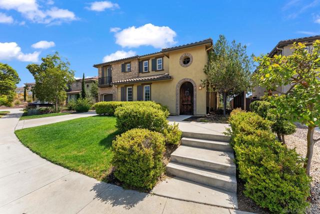 5527 Alexandrine Ct, Oceanside CA: https://media.crmls.org/mediaz/ad0d8390-5c6d-4f49-9e9b-c0a048f96dd6.jpg