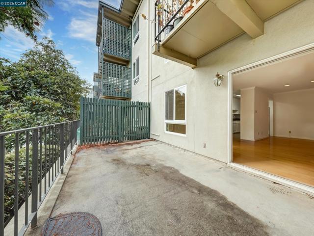 820 N Delaware St, San Mateo CA: https://media.crmls.org/mediaz/ad0dc9ed-e817-4e7b-a582-aba4741a2eb9.jpg