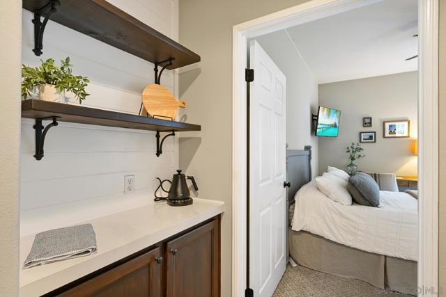 3231 Canyon View Dr, Oceanside CA: https://media.crmls.org/mediaz/ad0dfa22-7ea5-4868-8460-050551523924.jpg